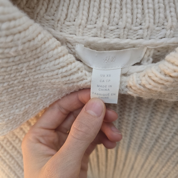 Women's H&M collared sweater in a cream color with a ribbed knit Size XS - Picture 2 of 4
